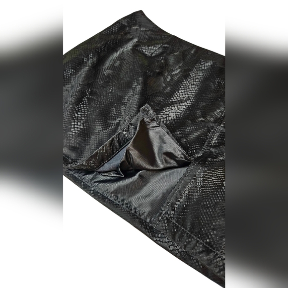 Juicy Couture Python Mini Skirt - Sz Lg - NWT - Picture 3 of 7